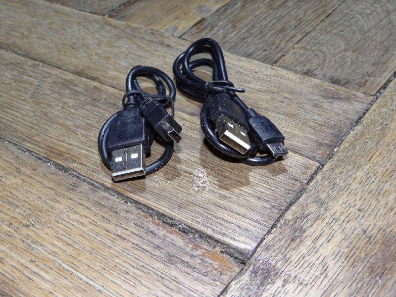 HDMI cables, USB mini, USB micro, flashlight, card readers 7