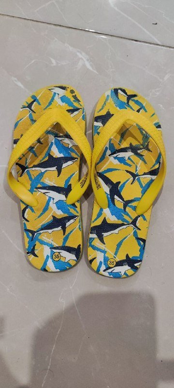 Подростковая обувь: резиновые сапожки, кроссовки, шлепанцы, сандали