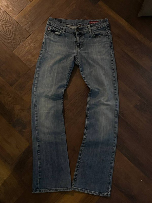 зипка Hollister, свитер винтажный, оверсайз куртка, свитер с открытой спиной, топ Thrasher, штаны Victoria’s Secret, джинсы Miss Sixty, винтажные джинсы, топ Morgan 7