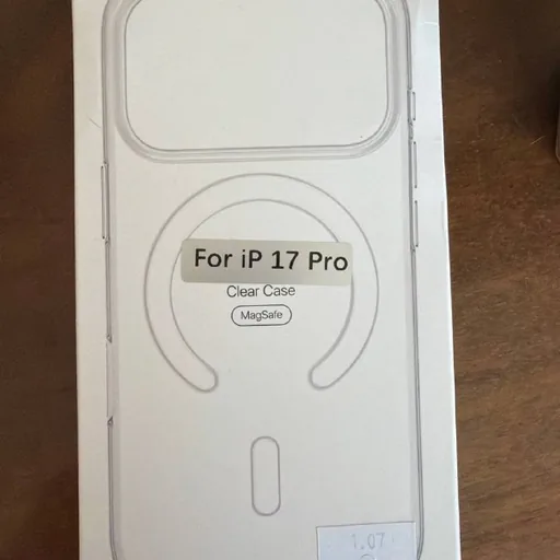 Чехол на iPhone 17 Pro