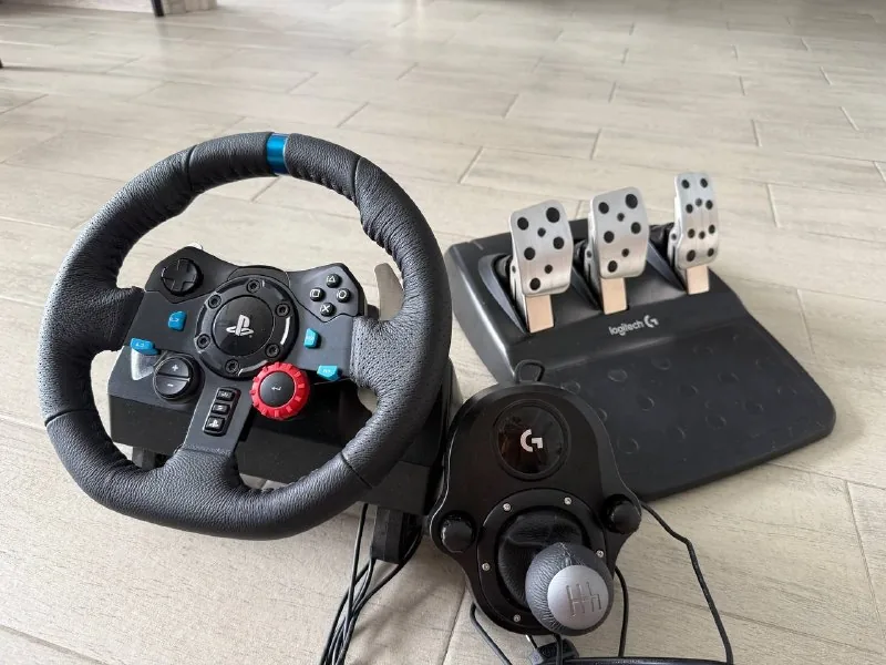 Игровой руль Logitech, педали