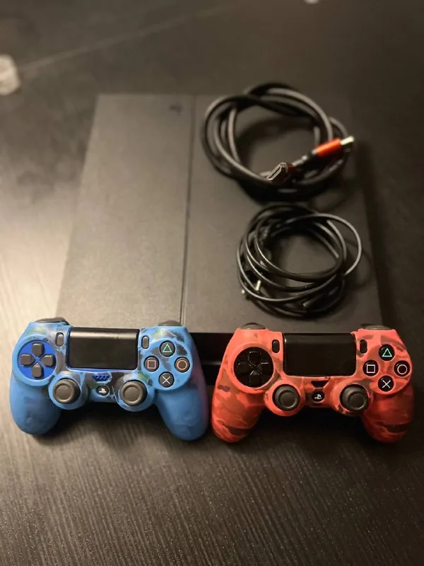PlayStation 4 Fat 1 TB, 2 геймпада, FIFA 23 1