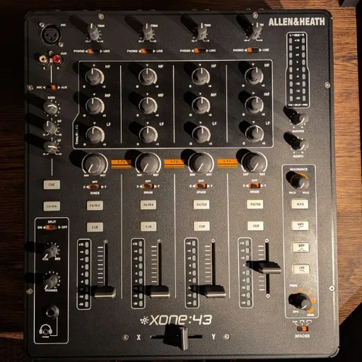 Analogue 4-channel DJ mixer Allen & Heath Xone:43