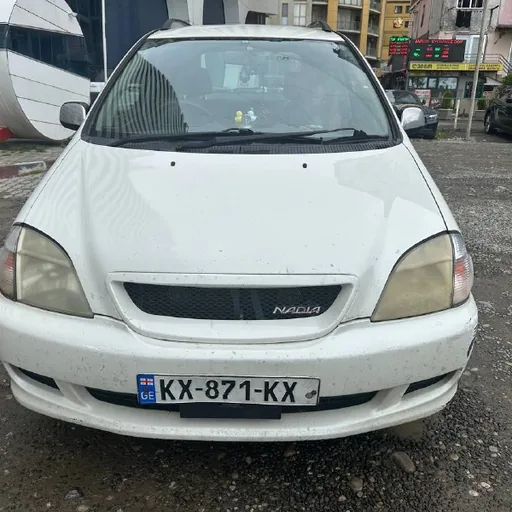 Toyota Nadia 2000