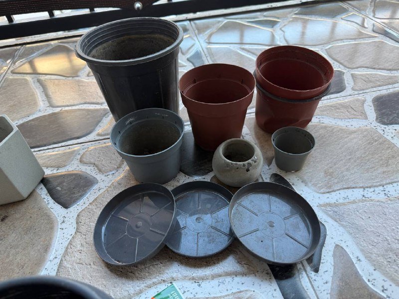 Кашпо и горшки разных размеров и материалов 6