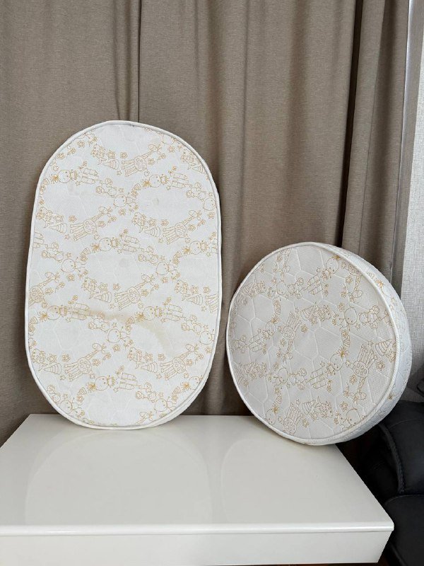 Два матраса в детскую кроватку круглой и овальной формы