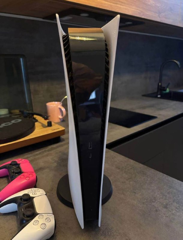 PlayStation с 2 джойстиками 2