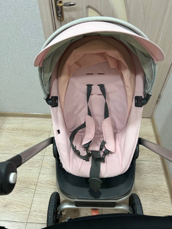 Красивая детская коляска Stokke Scoot V2 в отличном состоянии 4