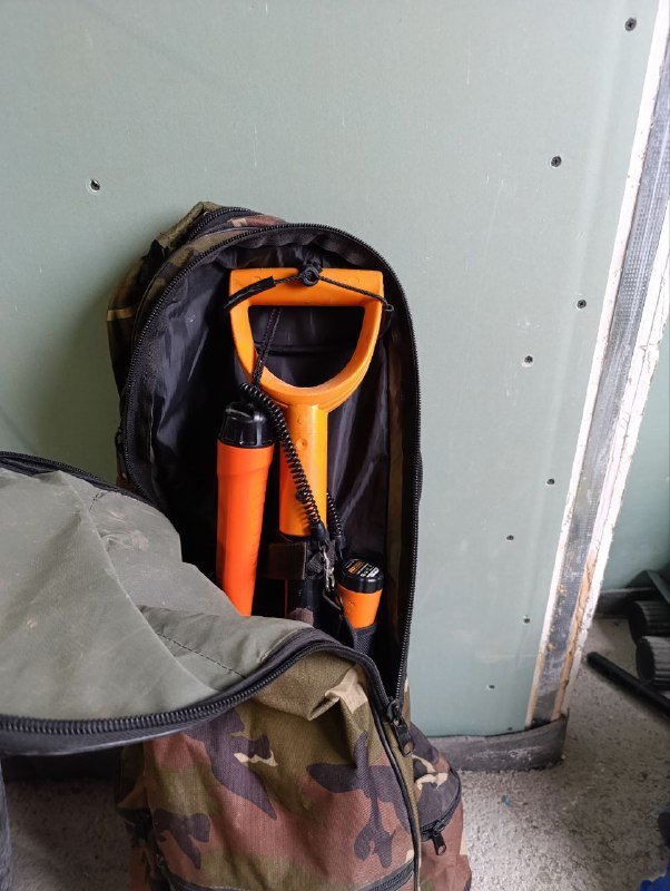 Металлоискатель Garret AT max, пинпоинтер, рюкзак, лопата Fiskars 9