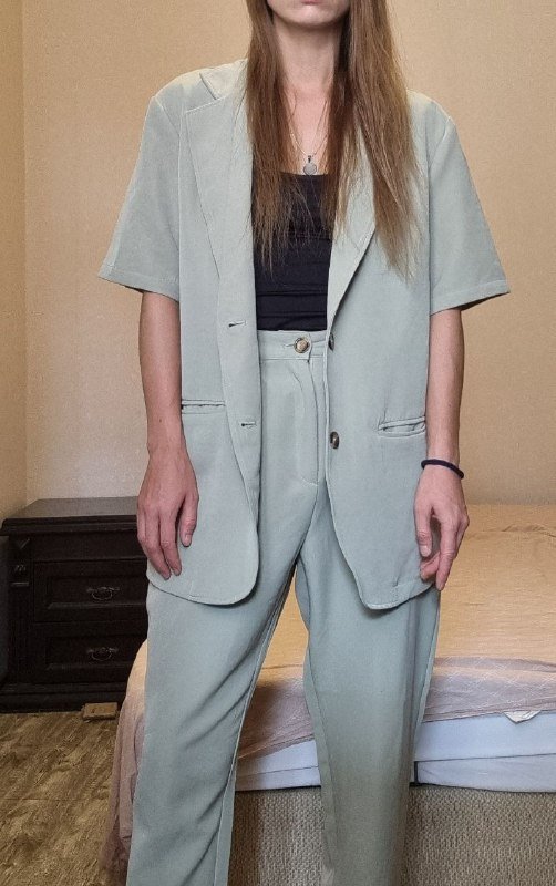 Костюм фисташкового цвета верх s низ xs 2