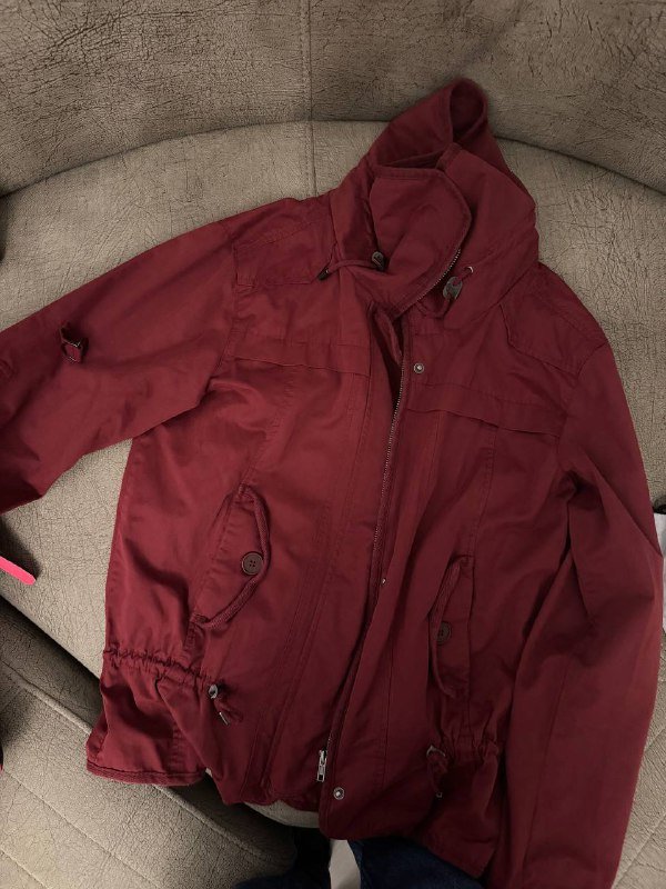 Сумка Guess, куртка-ветровка, кеды Converse, кроссовки Adidas Samba 5