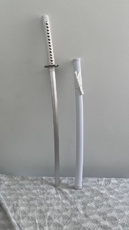 кресло игровое, подушки, пальто, обувь, меч катана, камуфляжная форма, тейп 6