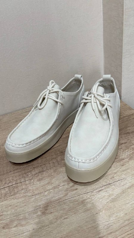 Flat leather ankle boots Pull & Bear