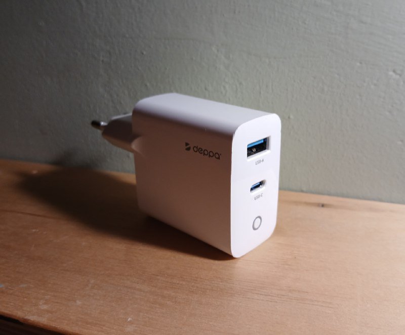 Зарядный блок USB A и C 20Wt