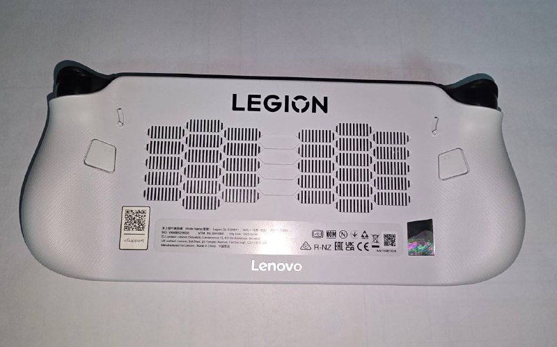 Приставка Lenovo legion go s