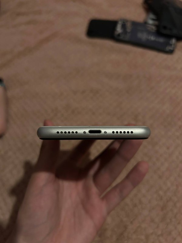 iPhone XR 128 GB 4