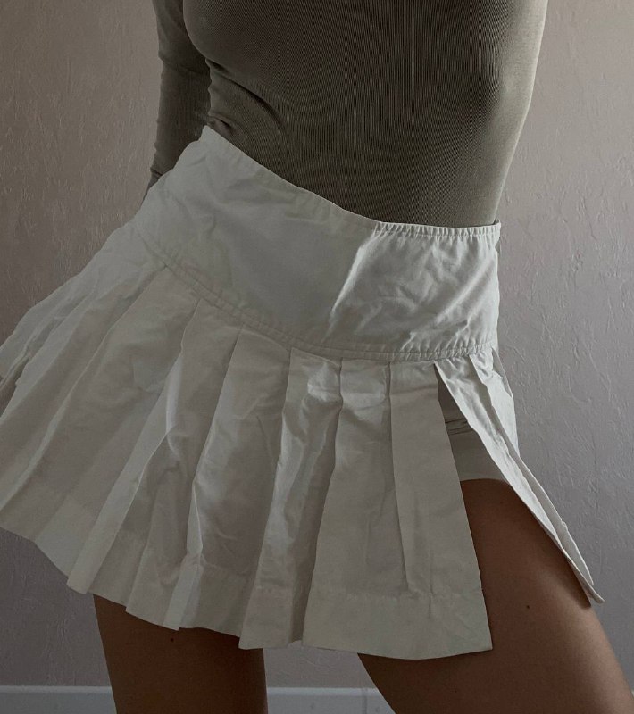Мини платье Zara, макси платье Zara, боди pull&bear, шорты Zara, джинсы Zara, юбка-шорты Zara, купальник Temu, халат Temu 6