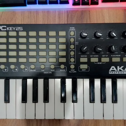 MIDI-контроллер Akai APC Key 25