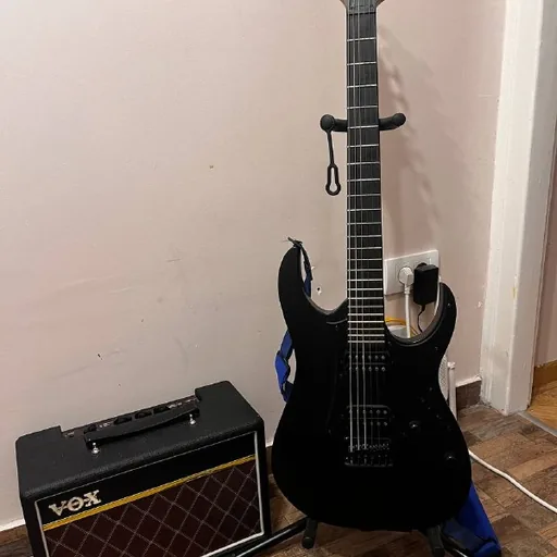 Гитара Ibanez, комбик Vox, аудио карта Behringer