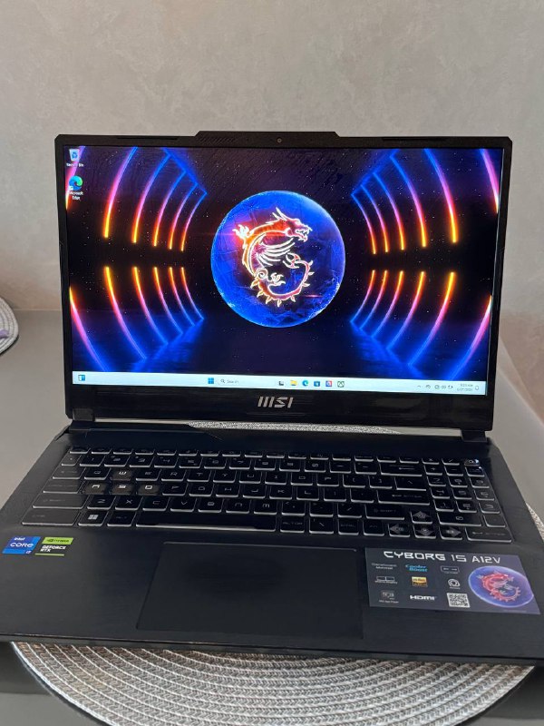 Ноутбук MSI Cyborg 15 A12VF-043US 1