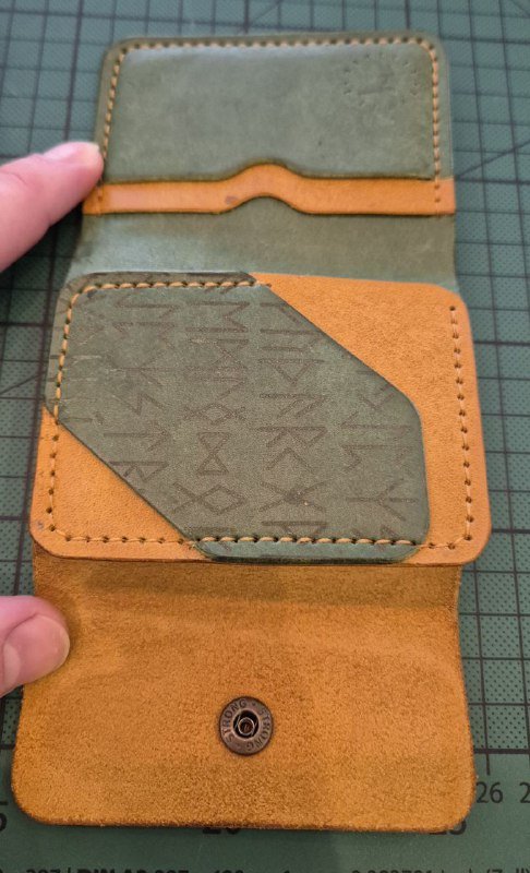 Кошелек кожаный двухцветный с принтом 2