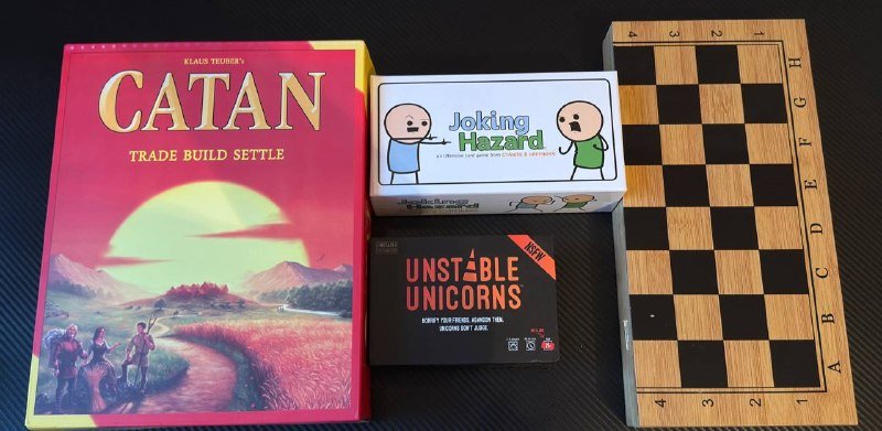 Catan, Unstable Unicorns, шахматы, нарды