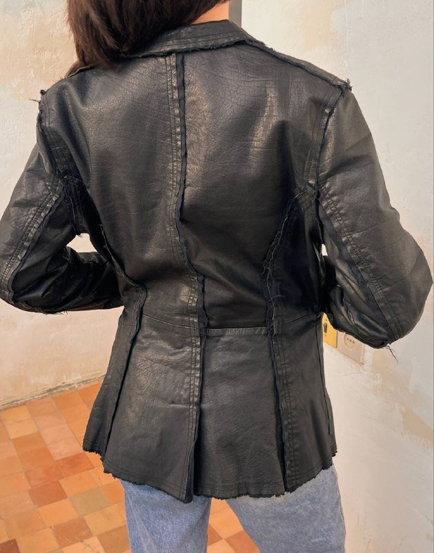 натуральная кожаная куртка французского бренда