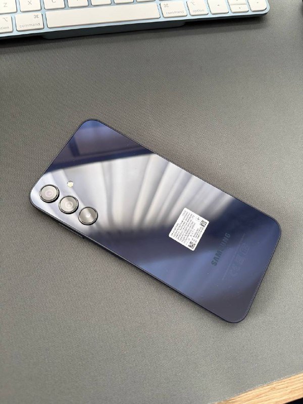 Apple Watch Ultra 2, Samsung A15, ноутбук DEXP Aquilon 6