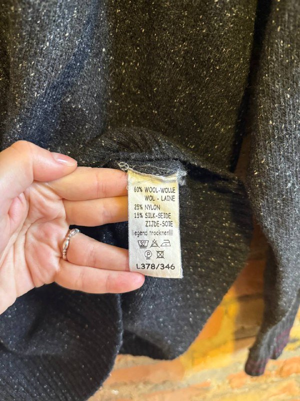 Свитер шерстяной S размер 2