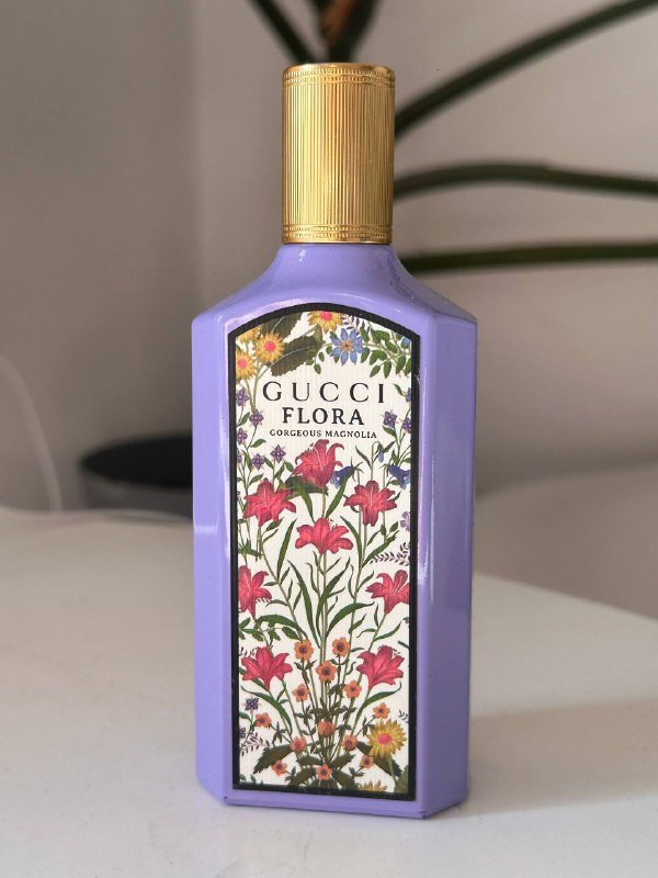 парфюмерия Gucci, куртка Zara, свитер H&M, кроссовки Puma 2