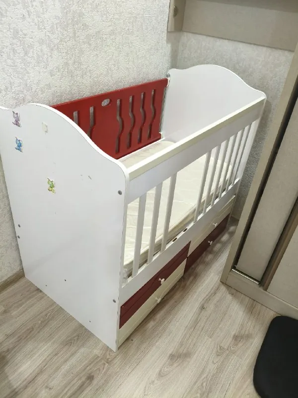 Детская кроватка с матрасом 1