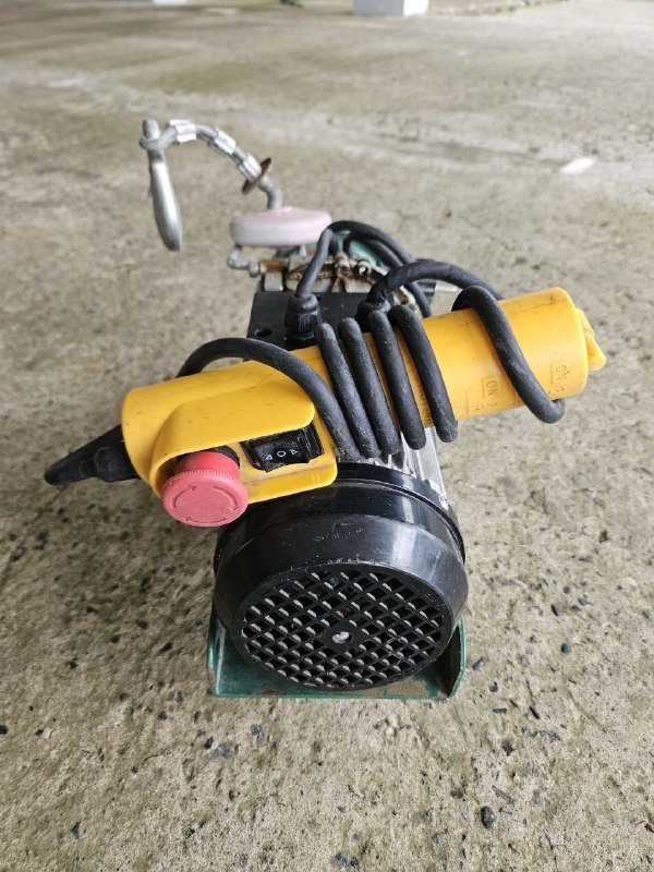 Лебедка с тросом 25 метров 2