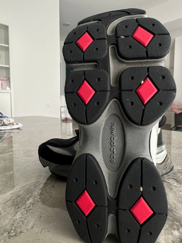 New balance 9060 размер 32,5 3