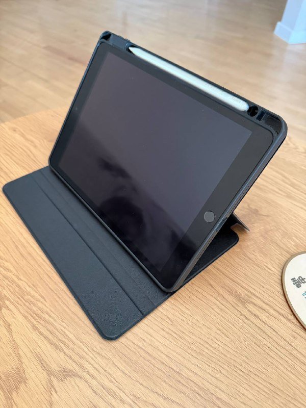 iPad 9th 64gb Wi-Fi с чехлом, стилусом и кабелем 1