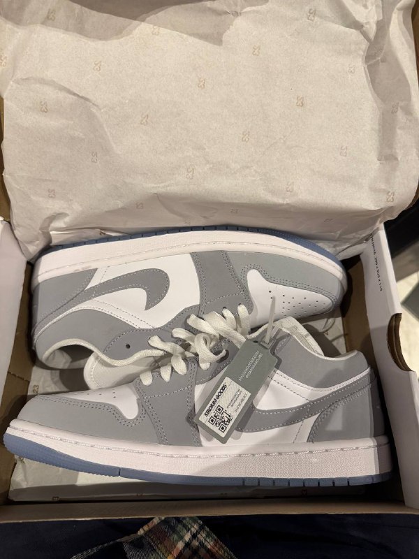 Air Jordan low wolf grey, размер 40.5