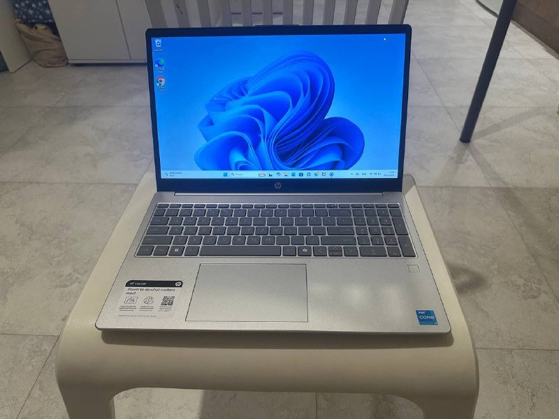 Ноутбук HP 15-fd0027st Intel Core i3 8GB SSD 256GB
