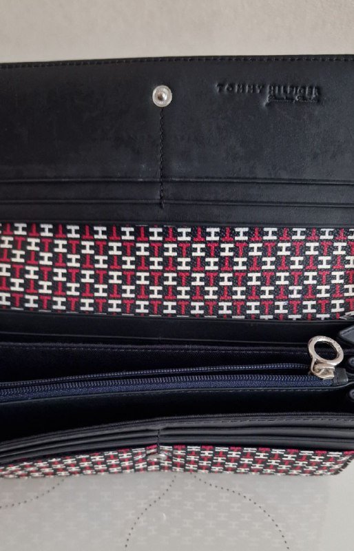 Женский клатч-кошелек Tommy Hilfiger 3