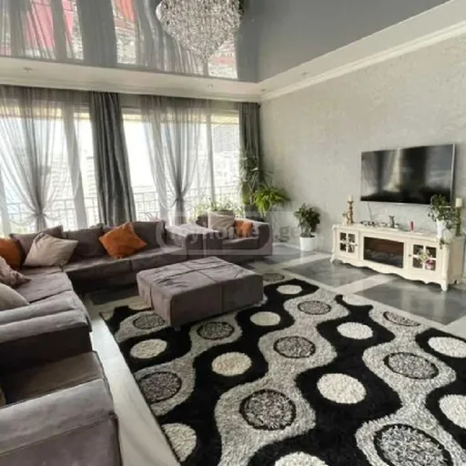Просторная 6-комнатная квартира 200 м²