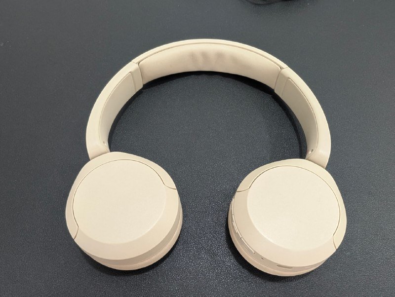 клавиатура Logitech MX KEYS S, наушники Sony WH-CH520, Samsung Galaxy Buds 2, Samsung AKG 4