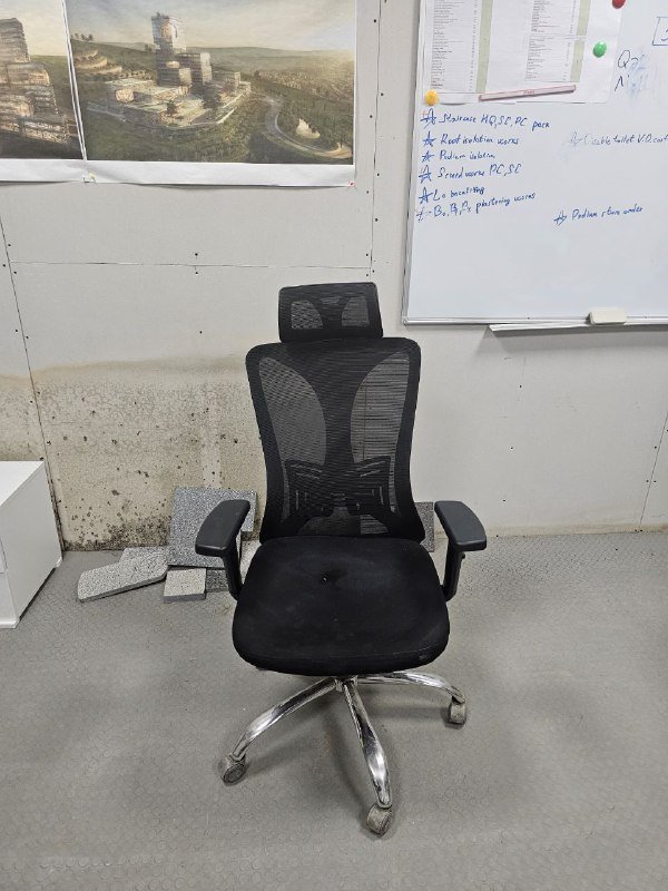 Офисное компьютерное кресло черное 2