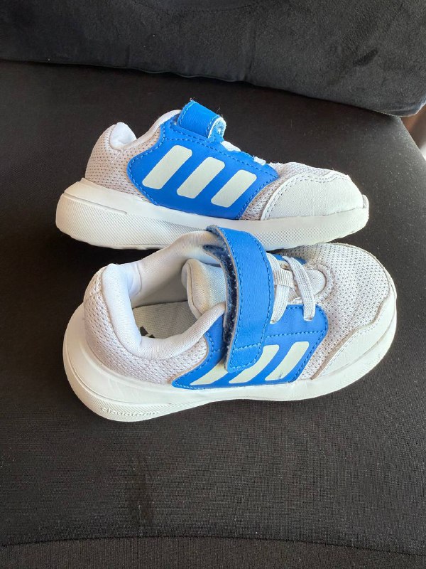 Кроссовки Adidas детские, размер 24 FR 4