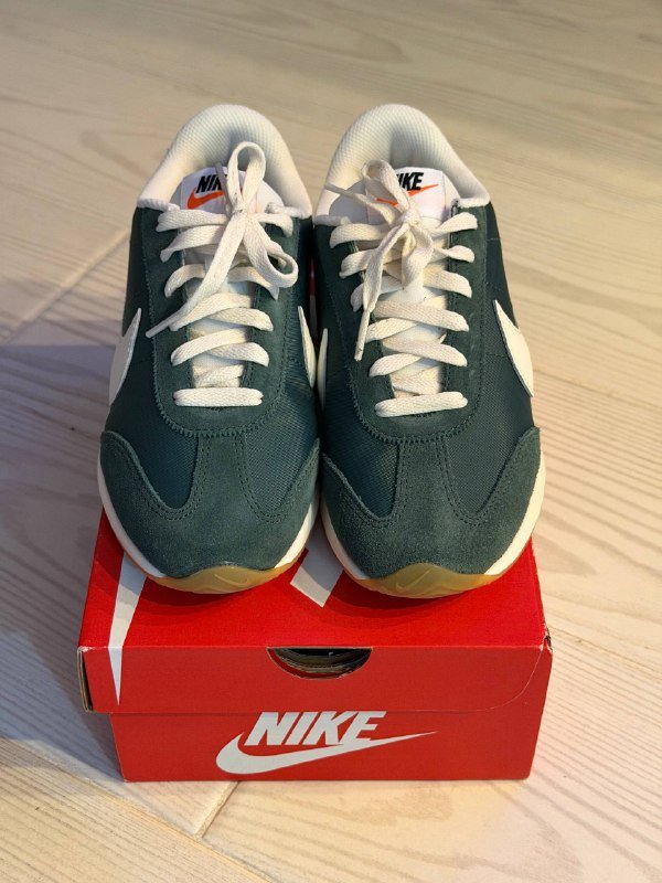 Женские кроссовки Nike Pacific 2