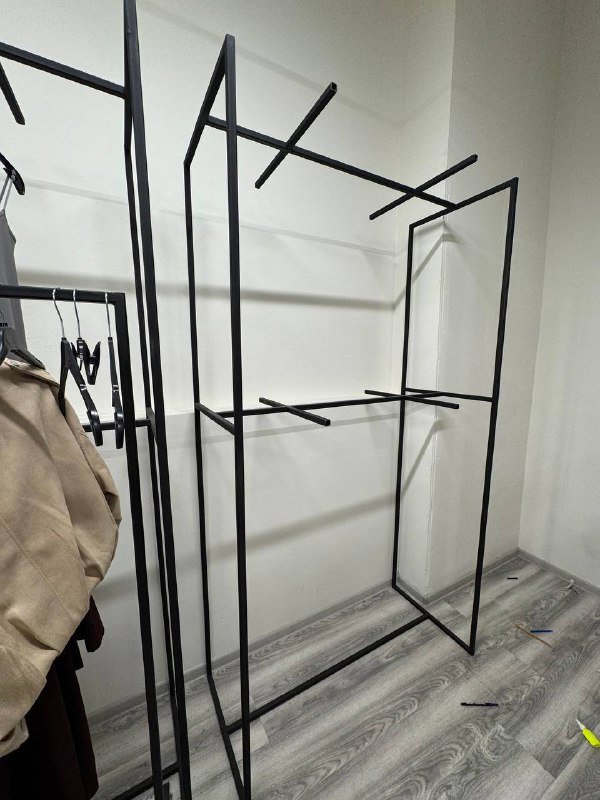 Стеллажи стойки большие и маленькие 2