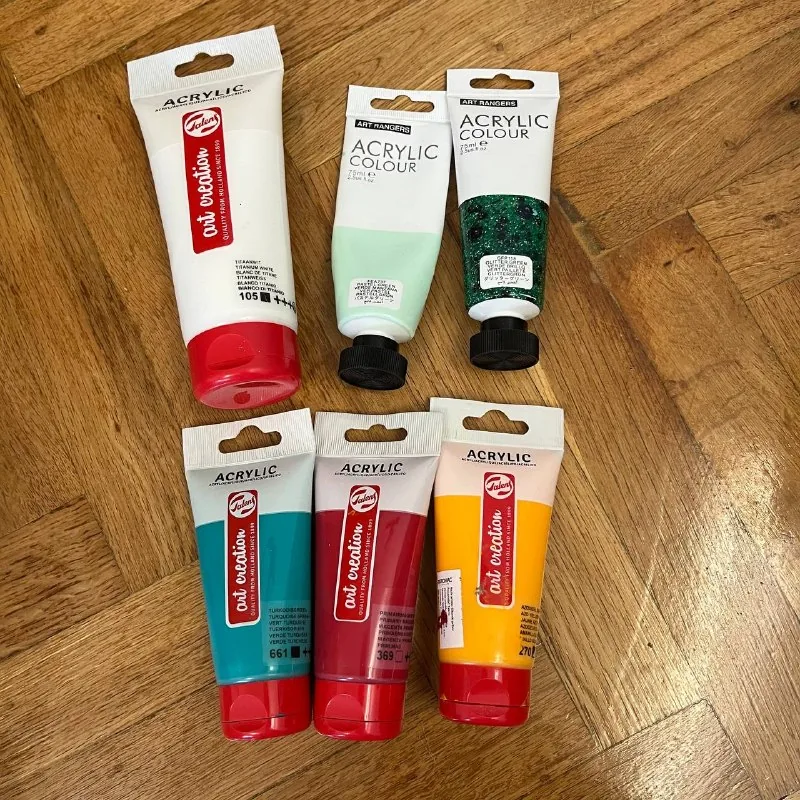 Glue gun, alcohol markers 1