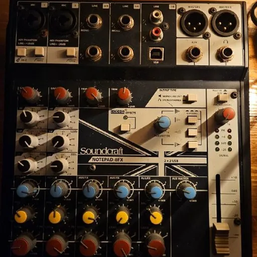 Soundcraft Notepad-8FX, Traktor Kontrol S4 MK1