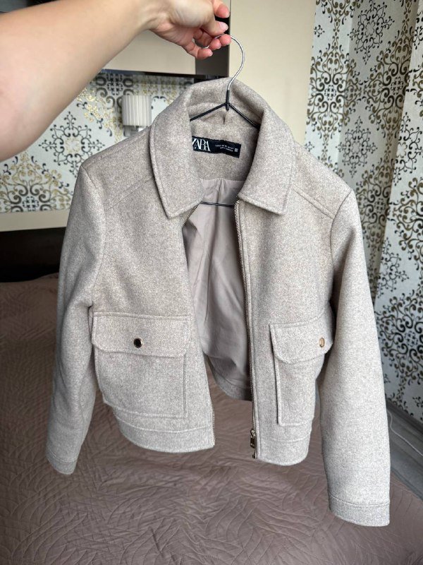 Куртка Zara женская бежевая размер S-M