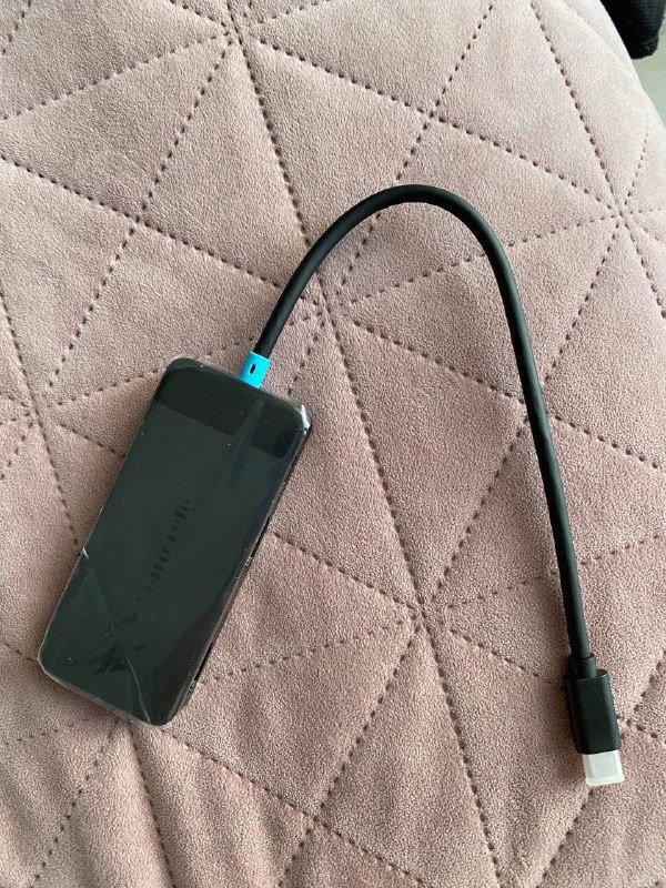 USB-C 6-in-1 multi adapter 3