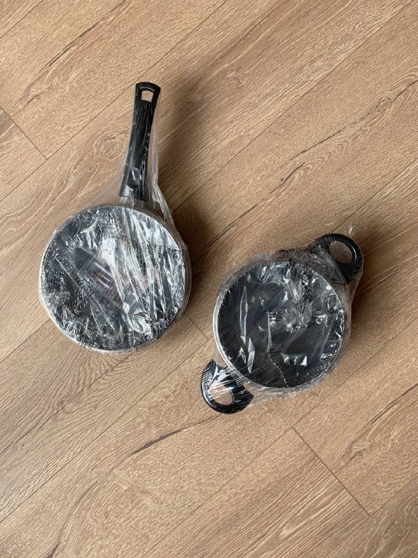 Диванные подушки, дизайнерские часы, скалка, кастрюля, роутер, швабра, стул для пикника, детские ботиночки с носочками 3