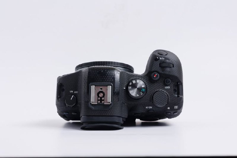 Камера Canon EOS R6 и две карты памяти 64ГБ 4