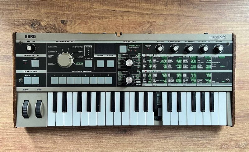 Студийные мониторы Yamaha HS5, Синтезатор Korg Microkorg 3